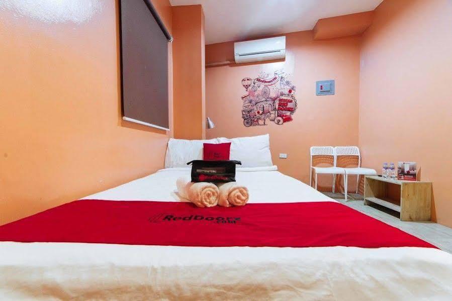 Reddoorz At Hotel Rosemarie Pasay Exterior foto