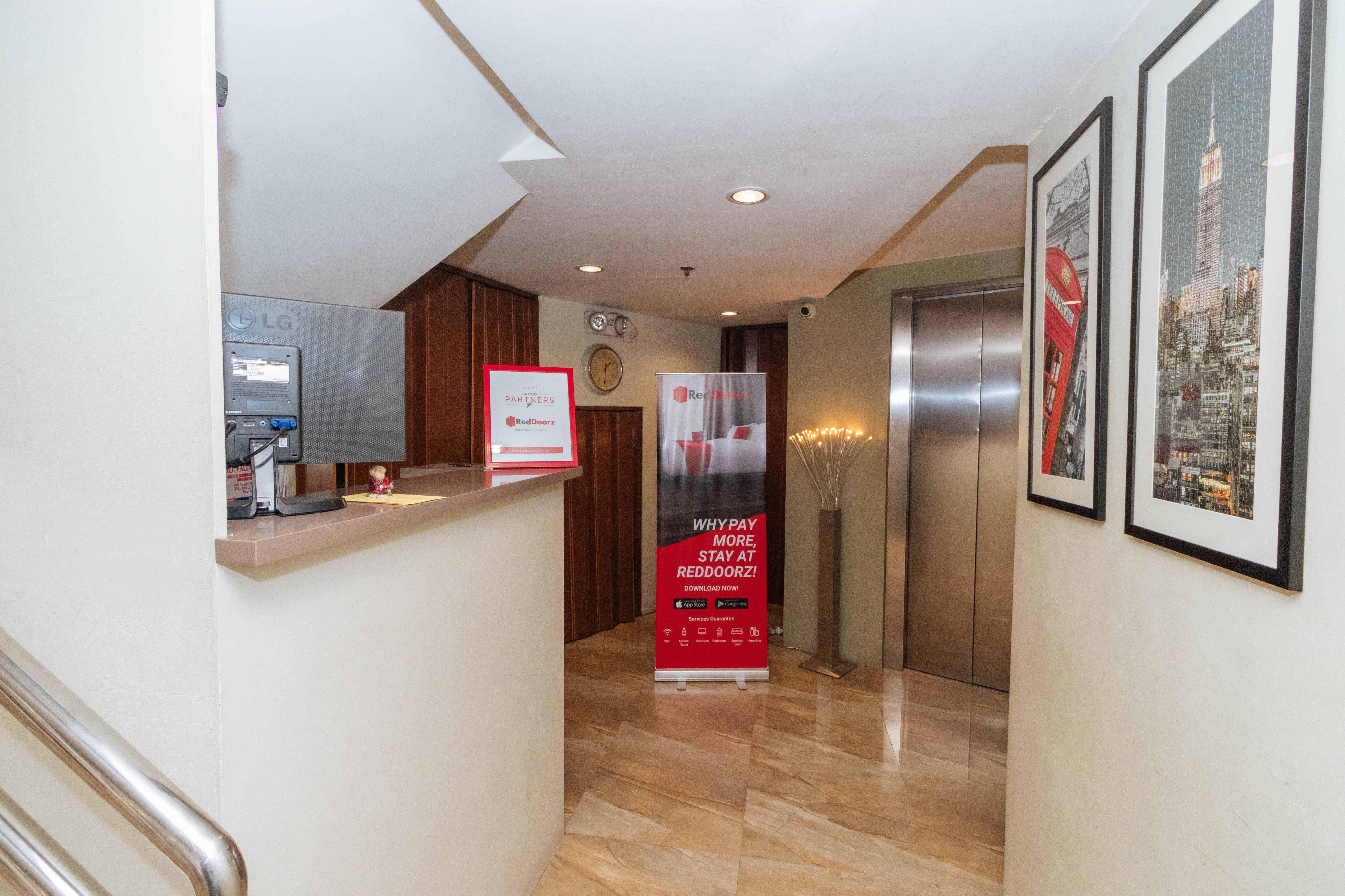 Reddoorz At Hotel Rosemarie Pasay Exterior foto